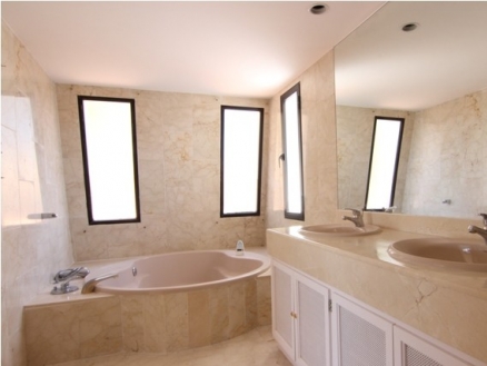 Nueva Andalucia property: Villa for sale in Nueva Andalucia, Malaga 215745