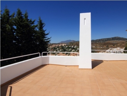 Nueva Andalucia property: Malaga property | 5 bedroom Villa 215745