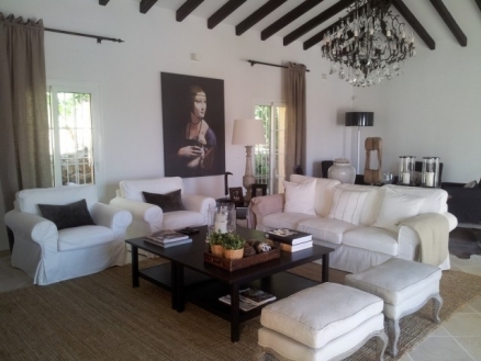 Nueva Andalucia property: Malaga Villa 215746