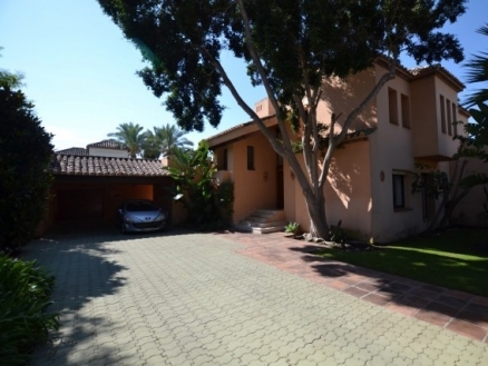 Nueva Andalucia property: Villa for sale in Nueva Andalucia, Spain 215747