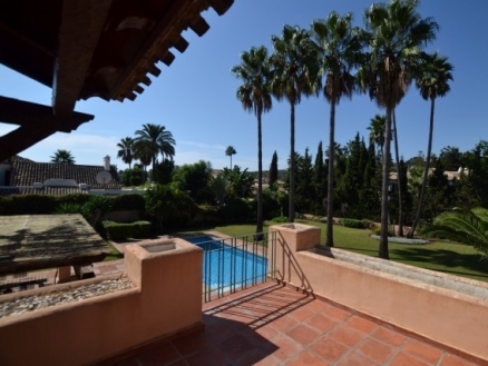 Nueva Andalucia property: Villa with 4 bedroom in Nueva Andalucia, Spain 215747