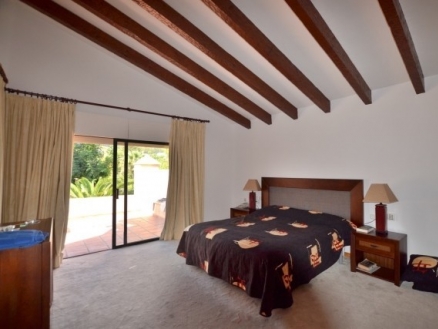 Nueva Andalucia property: Villa for sale in Nueva Andalucia, Malaga 215747