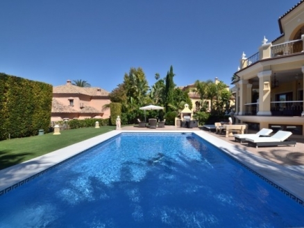 Sierra Blanca property: Villa for sale in Sierra Blanca, Spain 215749