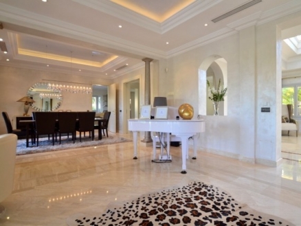 Sierra Blanca property: Malaga Villa 215749