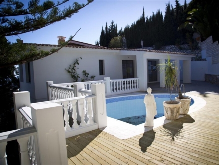 Villa for sale in town, Spain 215760