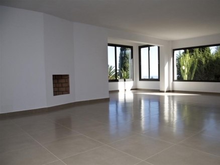 Villa with 3 bedroom in town 215760