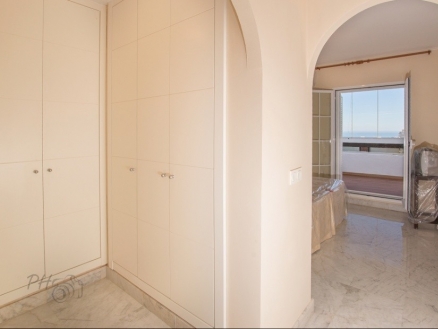 Benalmadena Costa property: Apartment in Malaga for sale 215789