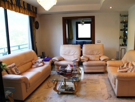 Marbella property: Apartment with 4 bedroom in Marbella 215816