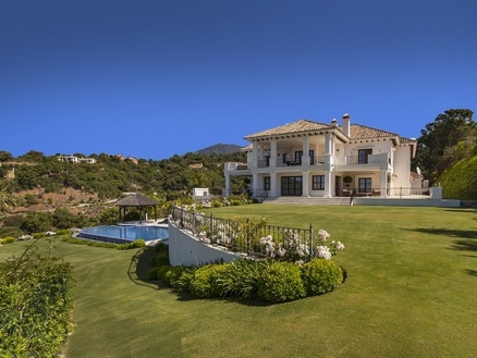 Villa for sale in town 215827