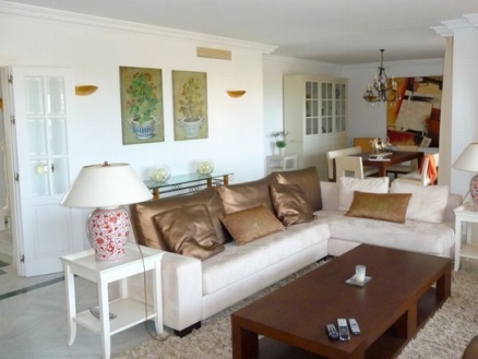 Apartment with 3 bedroom in town 215828