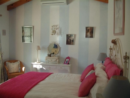 Villa with 3 bedroom in town 215875