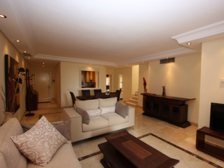 Puerto Banus property: Apartment in Malaga for sale 215891