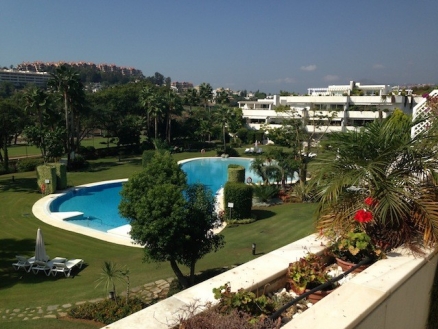 Nueva Andalucia property: Nueva Andalucia Apartment 215907