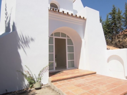 Nueva Andalucia property: Malaga property | 5 bedroom Villa 215911