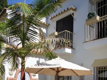 Malaga property | 9+ bedroom Villa 215912