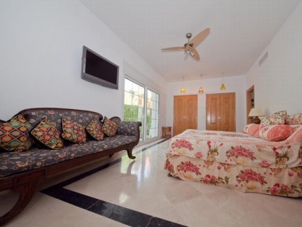 Malaga property | 4 bedroom Villa 215917