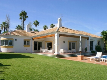 Villa for sale in town 215937