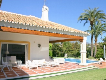Villa with 3 bedroom in town 215937
