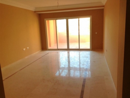 Estepona property: Apartment for sale in Estepona, Malaga 215938
