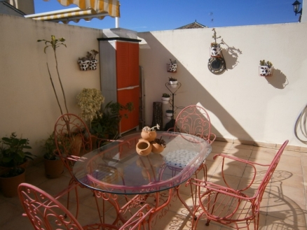 Estepona property: Apartment for sale in Estepona, Malaga 215940