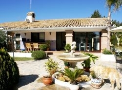 Villa for sale in town 215955