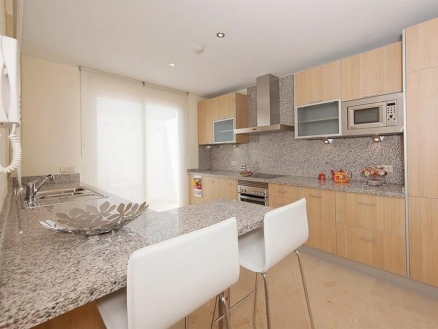 Estepona property: Apartment with 3 bedroom in Estepona 215982