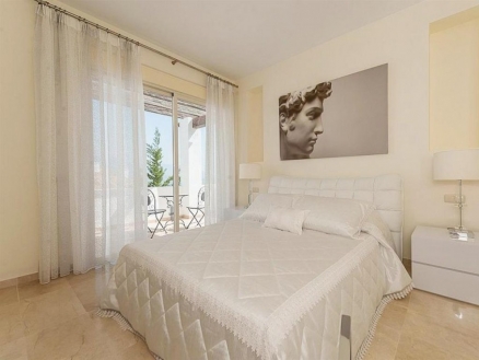 Estepona property: Apartment with 3 bedroom in Estepona, Spain 215982