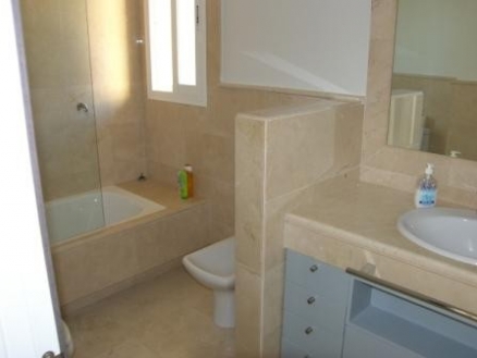 Malaga property | 3 bedroom Apartment 215987
