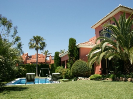 Villa for sale in town 215991