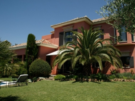 Villa for sale in town, Spain 215991