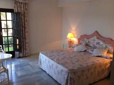 Nueva Andalucia property: Apartment with 3 bedroom in Nueva Andalucia, Spain 215997