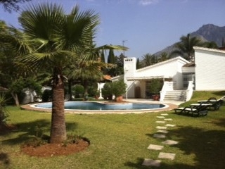 Villa with 4 bedroom in town 216017