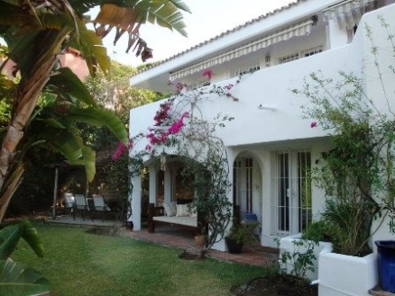 Nueva Andalucia property: Villa with 4 bedroom in Nueva Andalucia 216020