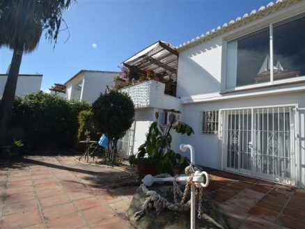 Estepona property: Villa for sale in Estepona, Spain 216042