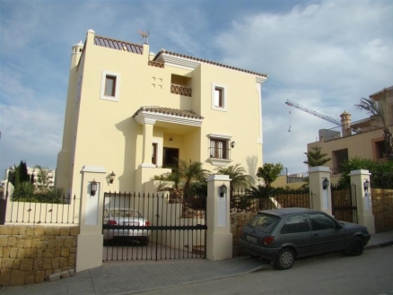 New Golden Mile property: Villa in Malaga for sale 216049