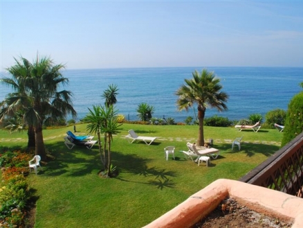 Estepona property: Apartment with 2 bedroom in Estepona, Spain 216053