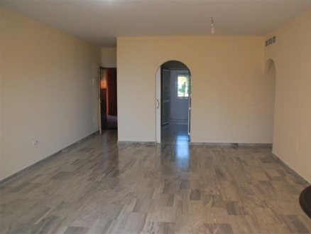 Estepona property: Apartment for sale in Estepona, Malaga 216053
