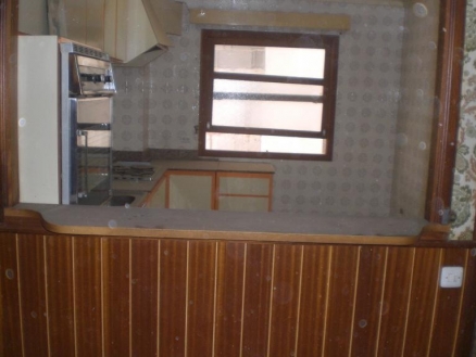 Apartment with 3 bedroom in town 216063