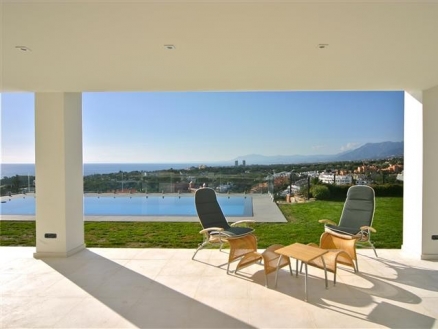 Villa for sale in town, Spain 216077