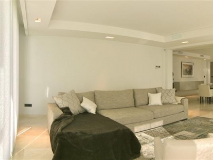 Malaga property | 4 bedroom Villa 216077