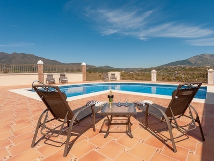 Villa with 5 bedroom in town 216104