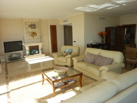 New Golden Mile property: Apartment with 3 bedroom in New Golden Mile, Spain 216107