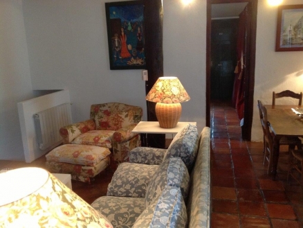 Townhome with 2 bedroom in town 216123