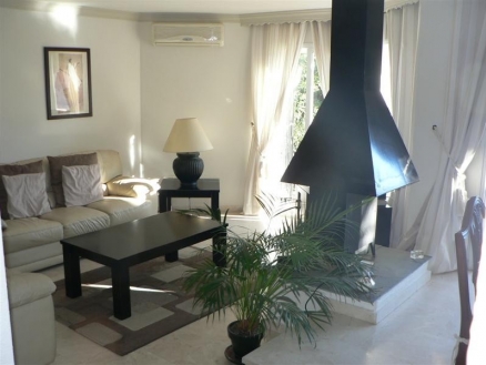 Townhome with 2 bedroom in town 216198