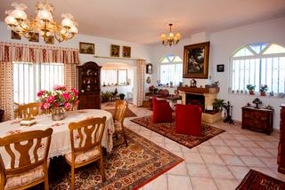 Villa with 3 bedroom in town 216229