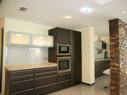 Apartment with 3 bedroom in town 216235
