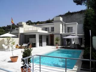 Villa for sale in town 216296