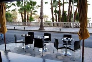 Commercial with bedroom in town 216305