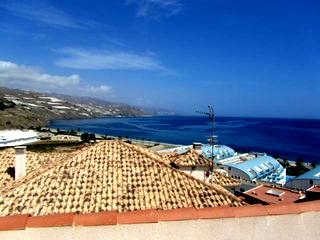 Apartment with 3 bedroom in town 216345