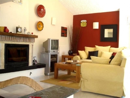 Townhome with 3 bedroom in town 216481